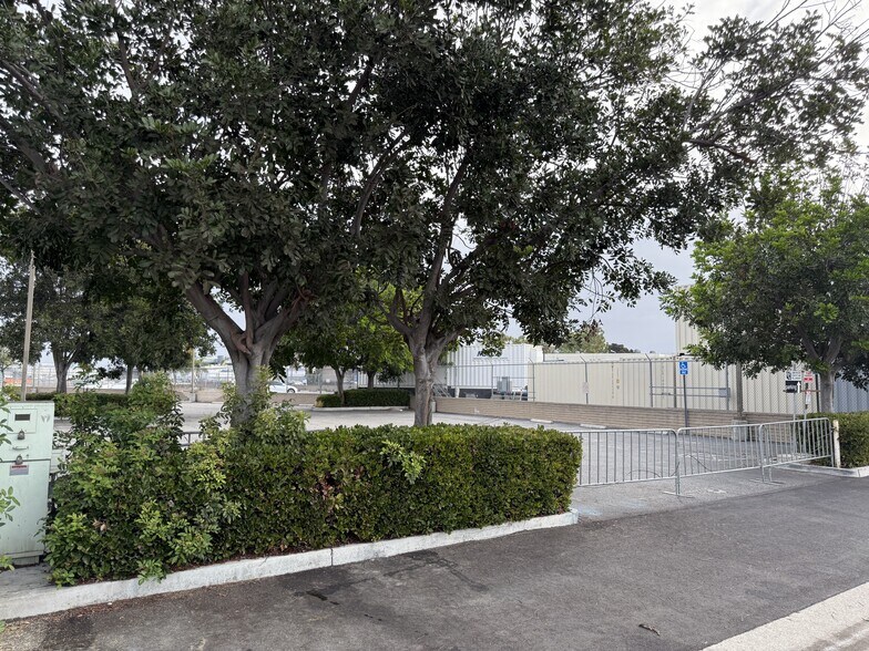 More Photos Of 3070 Airport way, Long Beach Land For Lease