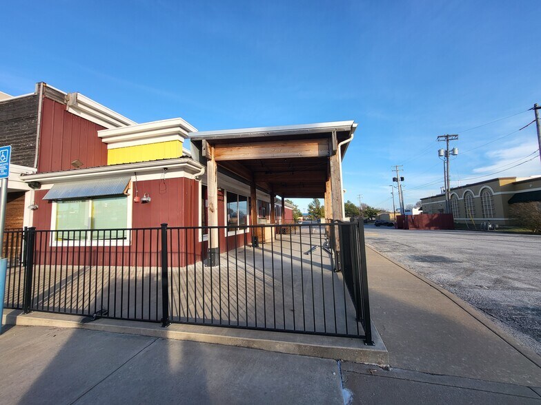 More Photos Of 3607 S Range Line Rd, Joplin Restaurant For Lease