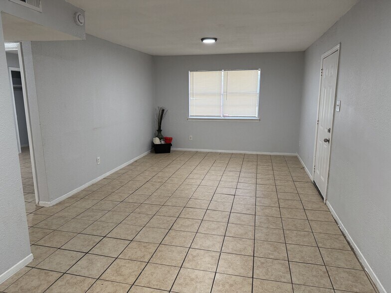 More Photos Of 9100 Dodson St, Houston Apartments For Sale