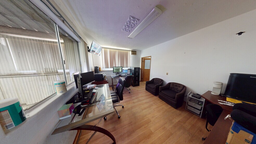 More Photos Of 14 Holomua St, Hilo Warehouse For Lease