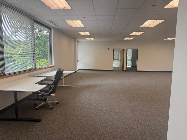 More Photos Of 8517 Excelsior Dr, Madison Office For Lease