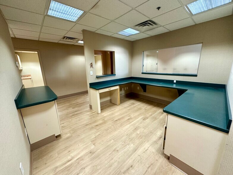 More Photos Of 534-548 Avenue E, Bayonne Office For Sale