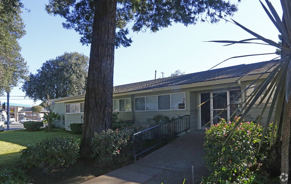 More Photos Of 2000 W Hedding St, San Jose Medical For Lease