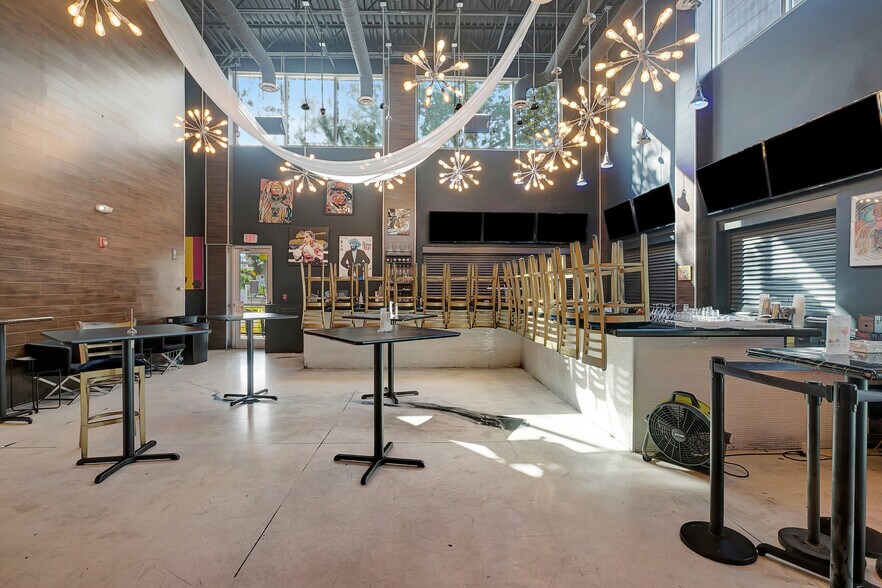 More Photos Of 122 S Howard Ave, Tampa Restaurant For Lease
