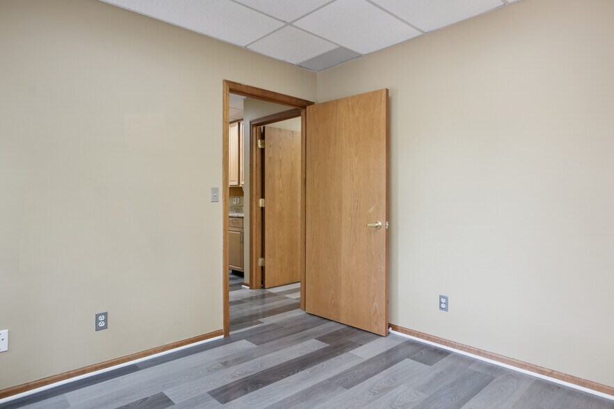More Photos Of 1181 N Milford Rd, Milford Medical For Lease