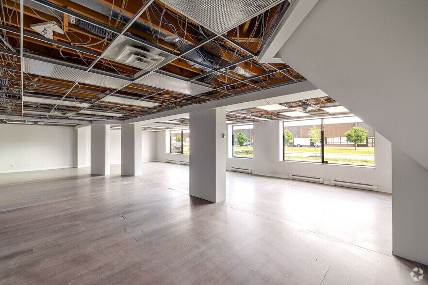 More Photos Of 1100-1190 Rue Bégin, Saint-Laurent Warehouse For Lease