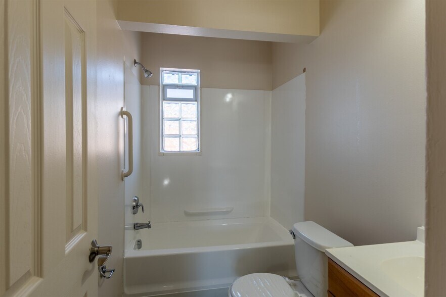 More Photos Of 299-377 Mayfair Blvd, Columbus Apartments For Sale