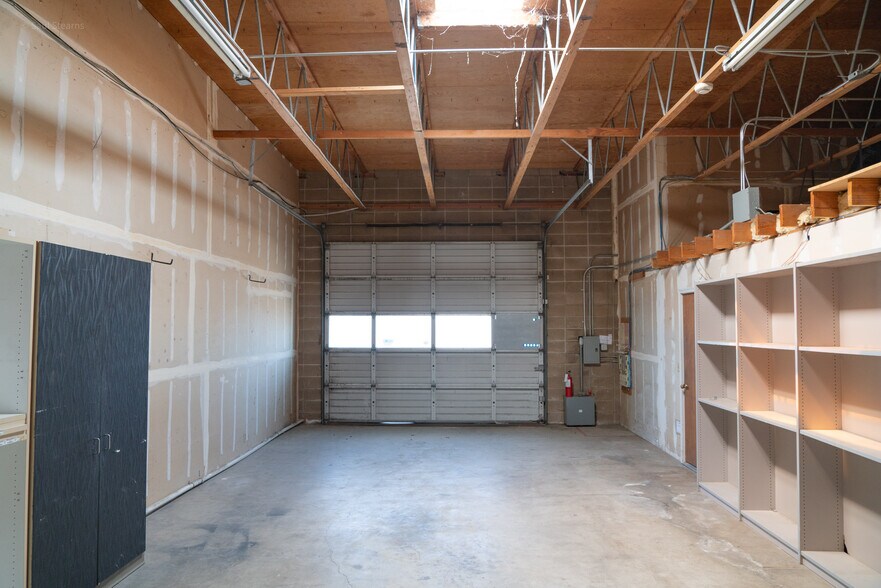 More Photos Of 815-817 N Central Ave, Medford Storefront For Lease