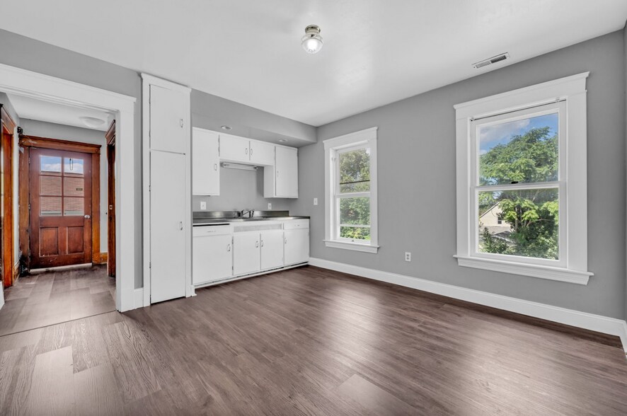 More Photos Of 4438 Pearl Rd, Cleveland Apartments For Sale