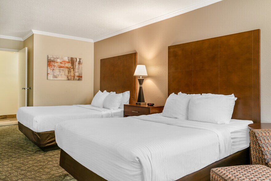 More Photos Of 10087 E Highland Rd, Hartland Hotel For Sale