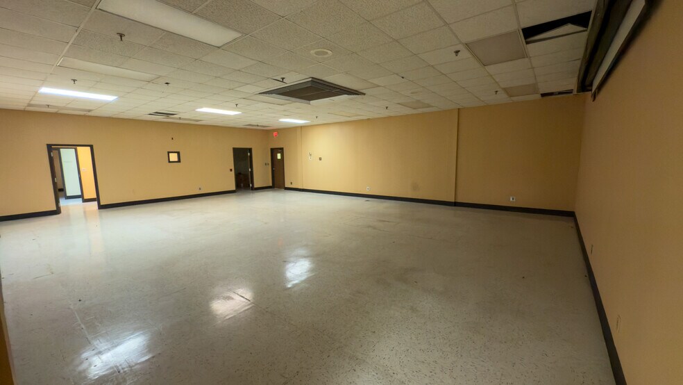 More Photos Of 2400 Mellon Ct, Decatur Distribution For Lease