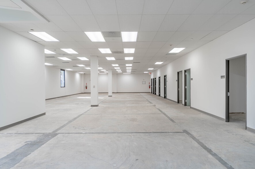 More Photos Of 2703 N Central Expy, Richardson Unknown For Lease