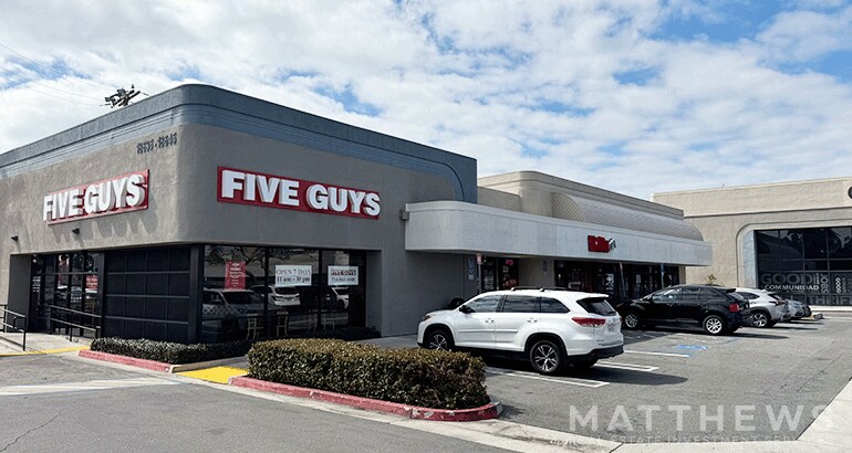 Primary Photo Of 18541-18545 Beach blvd, Huntington Beach General Retail For Lease