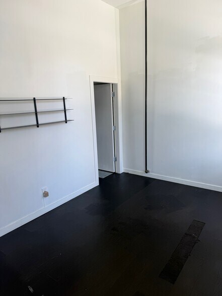 More Photos Of 449 Warren St, Hudson Storefront Retail Office For Lease