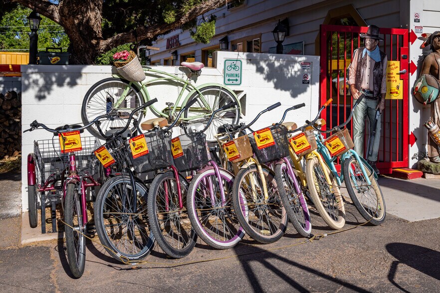 More Photos Of 166 S 400 E, Moab Hotel For Sale