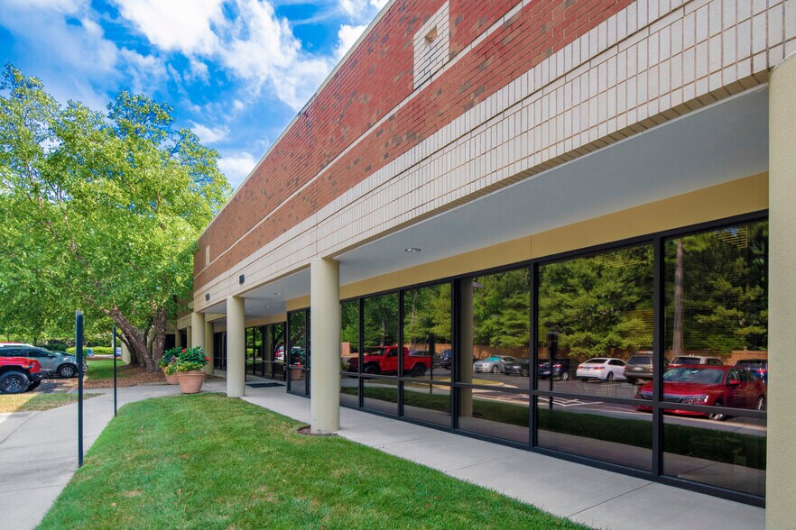 More Photos Of 7101 Creedmoor Rd, Raleigh Unknown For Lease
