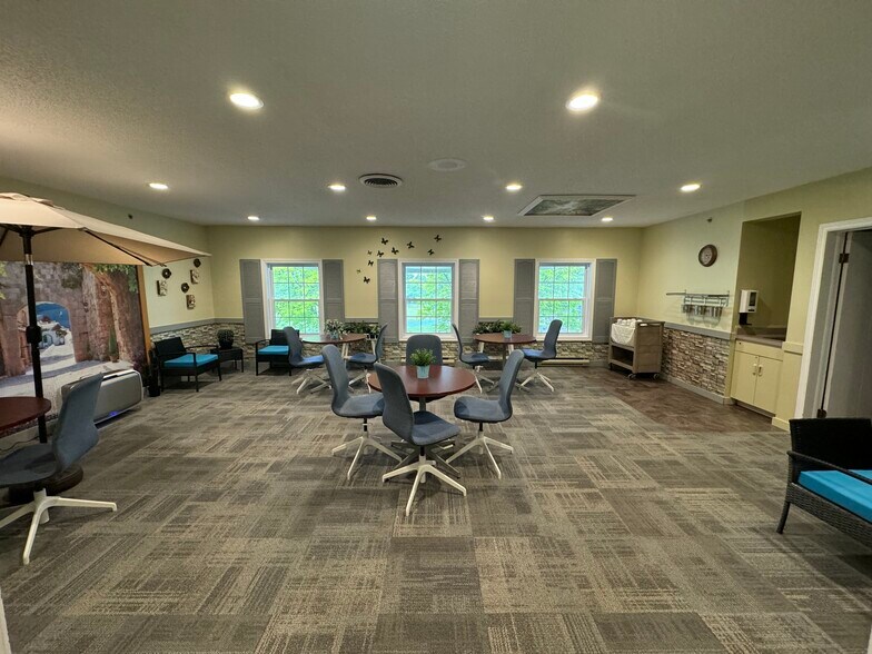 More Photos Of 725 Gibralter St, Norfolk Flex For Sale