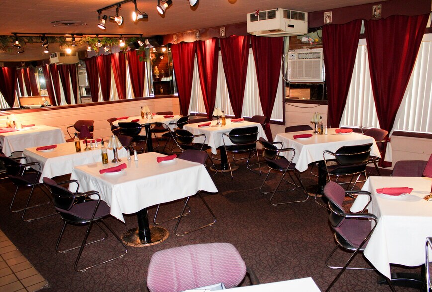 More Photos Of 69 Washington St, Fox Lake Restaurant For Sale