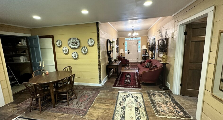 More Photos Of 207 W Main St, Lexington Office For Lease