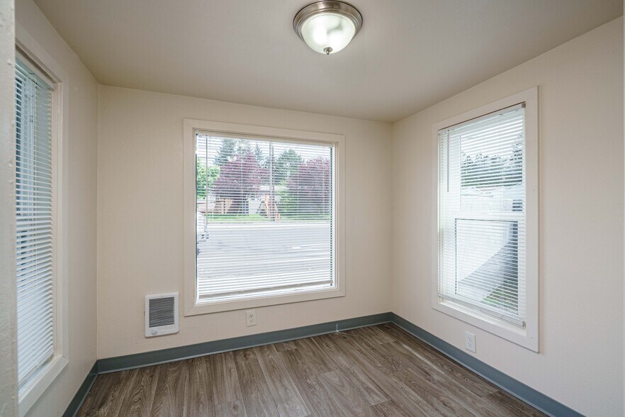 More Photos Of 13718 SE Division St, Portland Apartments For Sale