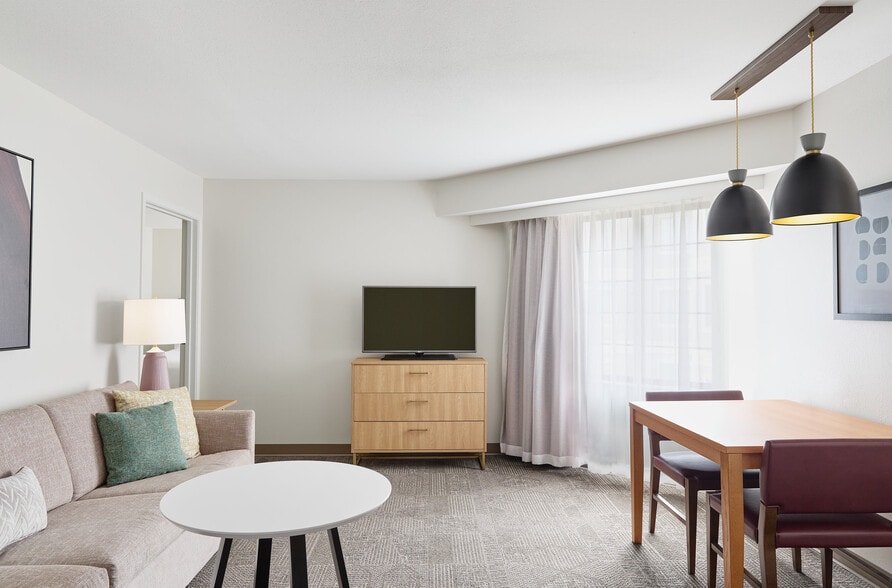More Photos Of 300 W Romeo B Garrett Ave, Peoria Hotel For Sale