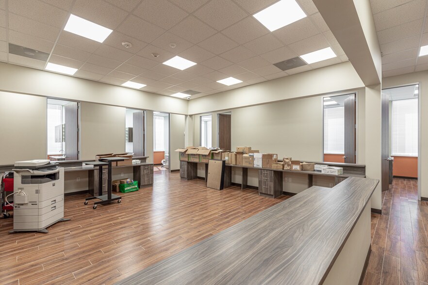 More Photos Of 16422 Stuebner Airline Rd, Spring Medical For Lease