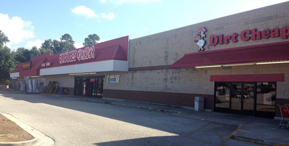 Primary Photo Of 1804 Douglas Ave, Brewton General Retail For Lease