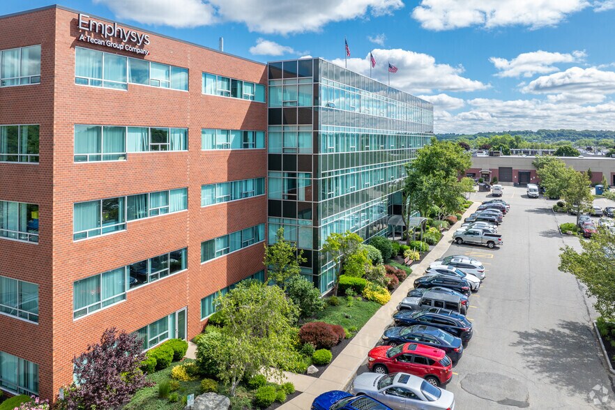 More Photos Of 12 Gill St, Woburn Office For Lease