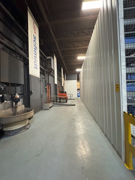 More Photos Of 127 N Walnut St, Lindenwood Industrial For Sale