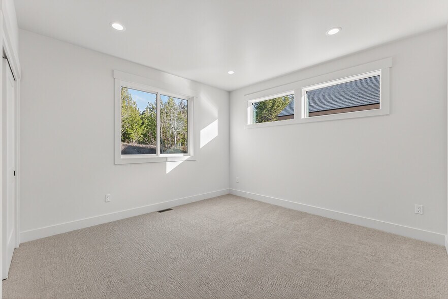 More Photos Of 101, 103, 105 Bighorn Court, Mccall Specialty For Sale