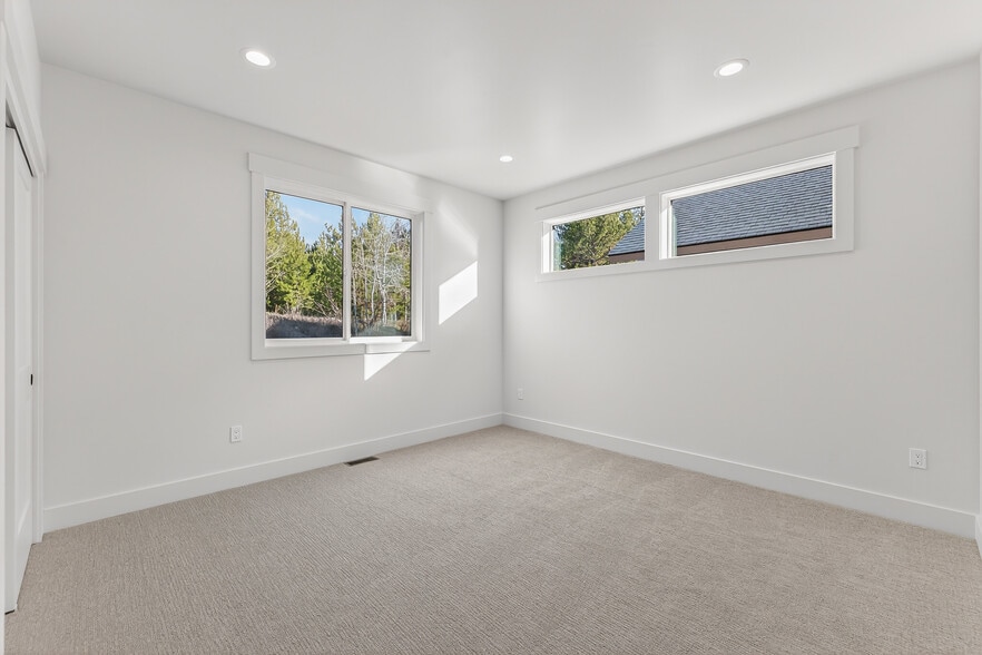 More Photos Of 101, 103 Bighorn Court, Mccall Specialty For Sale