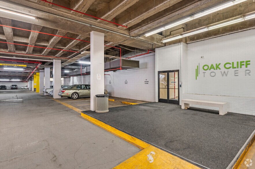 More Photos Of 400 S Zang Blvd, Dallas Office For Lease