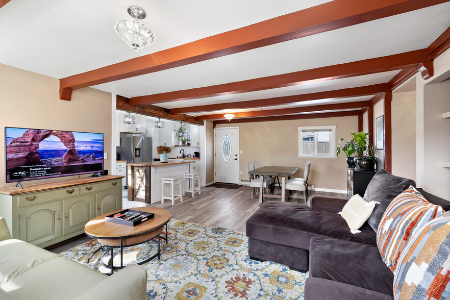 More Photos Of 111 W Bell St, Sequim Hotel For Sale