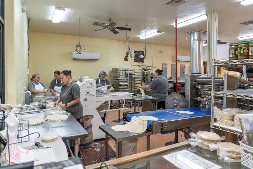 More Photos Of 706 N Old Hwy 77, Mammoth Restaurant For Sale