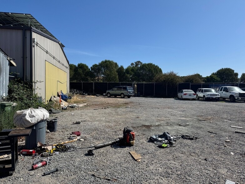 More Photos Of 400 Smith Ranch Rd, San Rafael Land For Lease