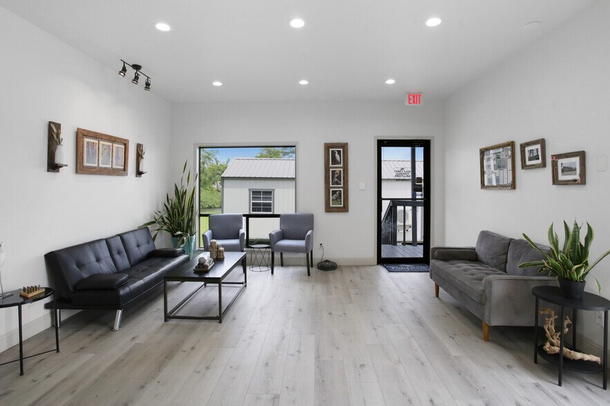 More Photos Of 825 W Prien Lake Rd, Lake Charles Medical For Sale