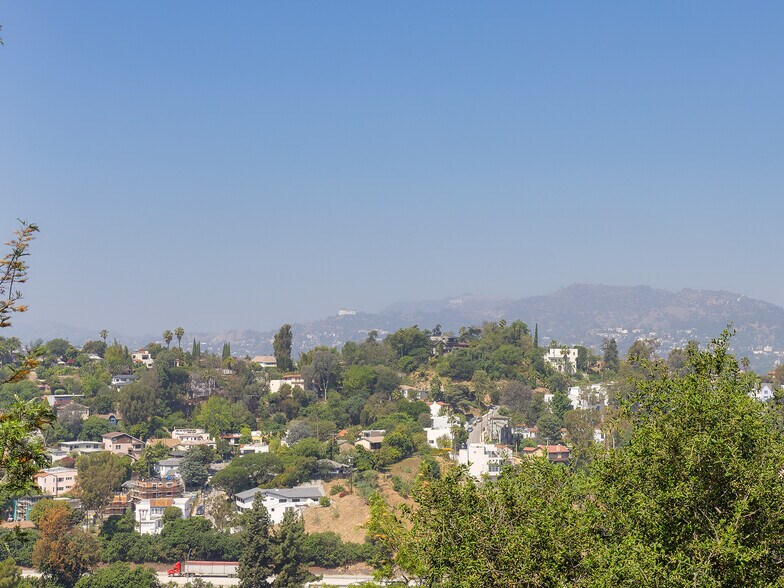 More Photos Of 1825 Altivo Way, Los Angeles Multifamily For Sale