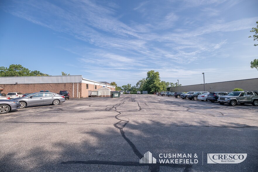 More Photos Of 749 Miner Rd, Highland Heights Office For Sale