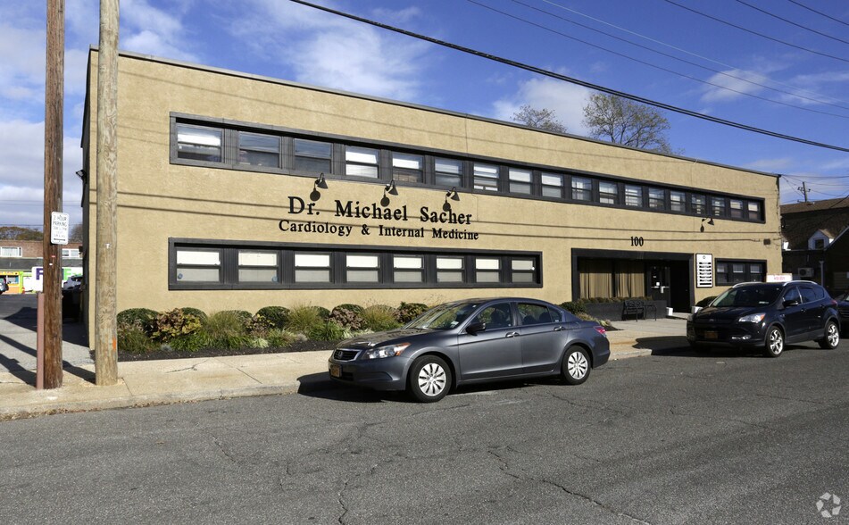 More Photos Of 100 Veterans Blvd, Massapequa Office For Lease