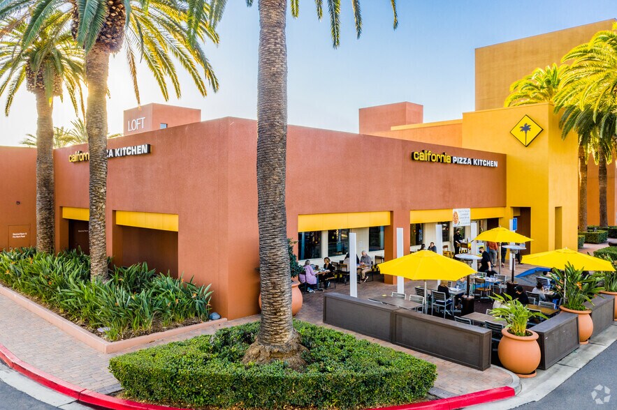 More Photos Of 2915-3011 El Camino Real, Tustin Unknown For Lease