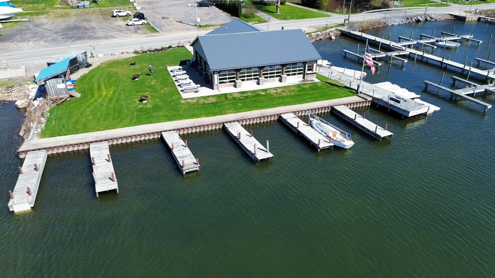 More Photos Of 7147 Lake Bluff Rd, Wolcott Restaurant For Sale