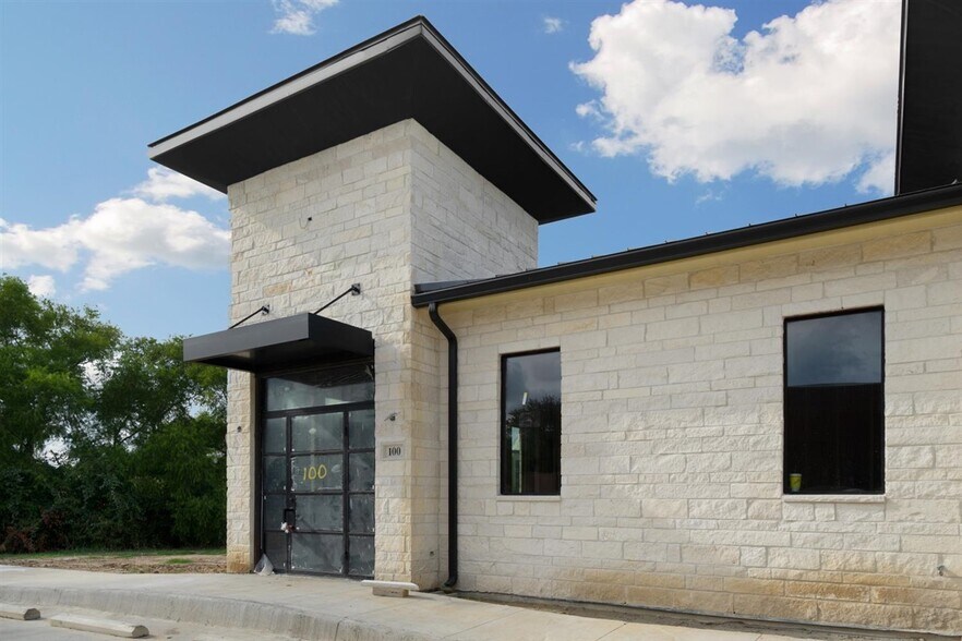 More Photos Of 420 N Kimball Ave, Southlake Medical For Lease