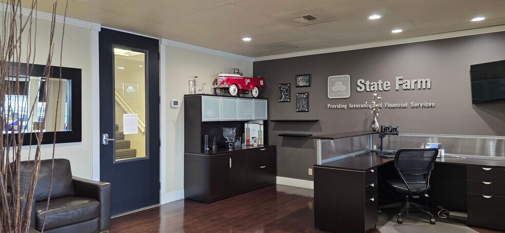 More Photos Of 1 Lake Bellevue Dr, Bellevue Office For Sale