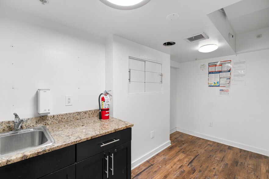 More Photos Of 263 Grand St, Jersey City Apartments For Lease