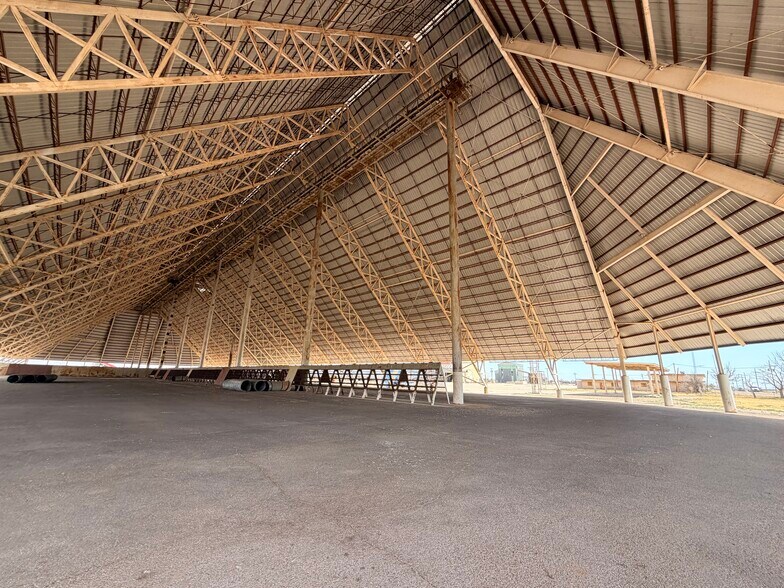 More Photos Of 1701 E Highway 114, Levelland Manufacturing For Sale