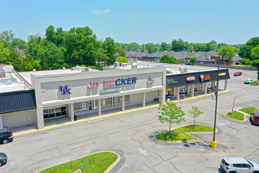 More Photos Of 7519 Outer Loop, Louisville Unknown For Lease