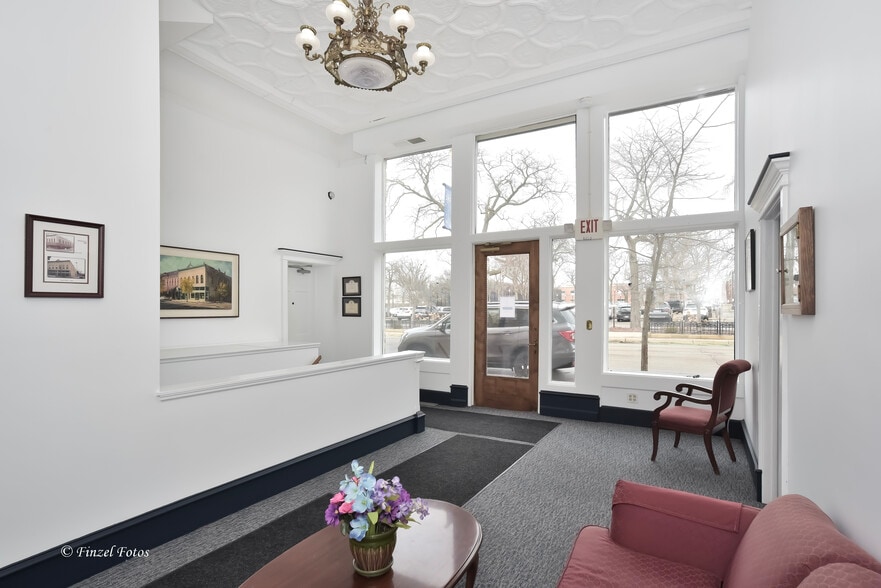 More Photos Of 20 Douglas Ave, Elgin Office For Sale