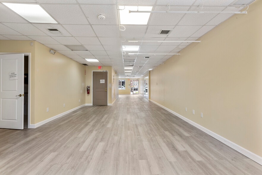 More Photos Of 2717 Crescent St, Astoria Medical For Sale