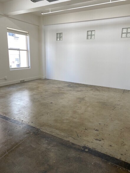 More Photos Of 850 S Broadway, Los Angeles Loft Creative Space For Lease