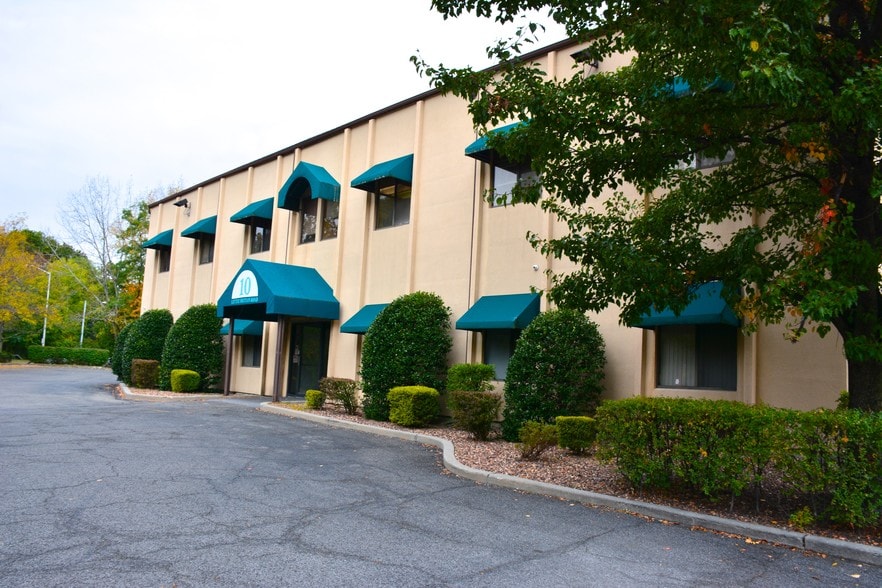 More Photos Of 10 Little Britain Rd, Newburgh Medical For Lease